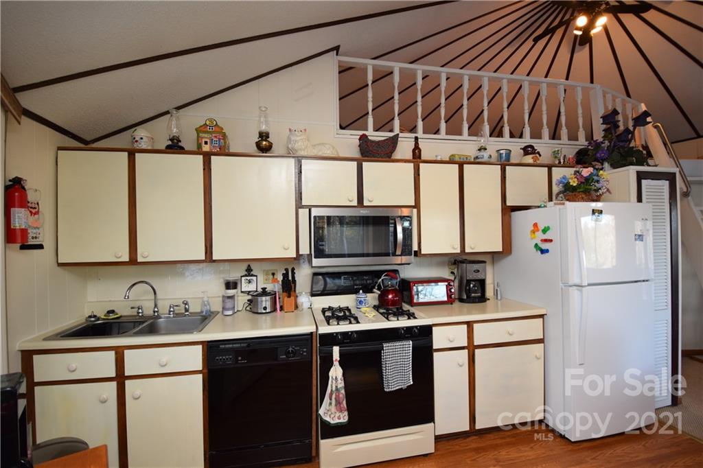 87 Rockledge Road Spruce Pine, NC 28777 - Photo 9 of 25 Gallery Image 9