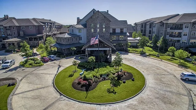 $700,000 | 332 Watermere Drive, Southlake, TX 76092