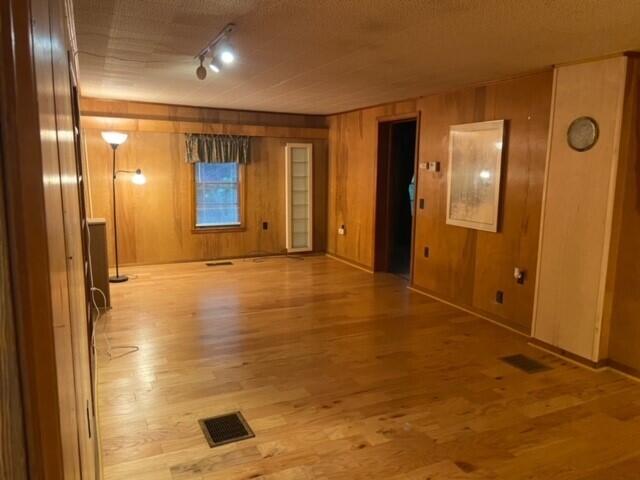 2952 North Fork Road Elliston, VA 24087 - Photo 8 of 27 11