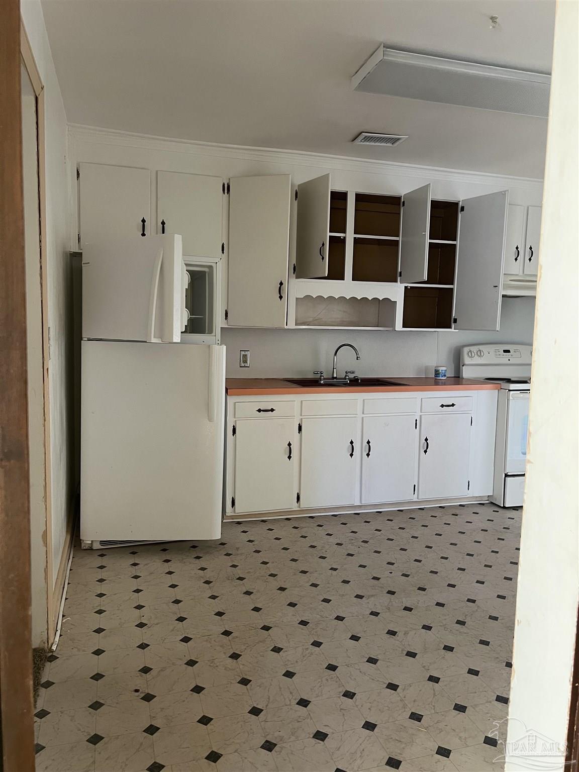 3003 Torres Avenue Pensacola, FL 32503 - Photo 3 of 17