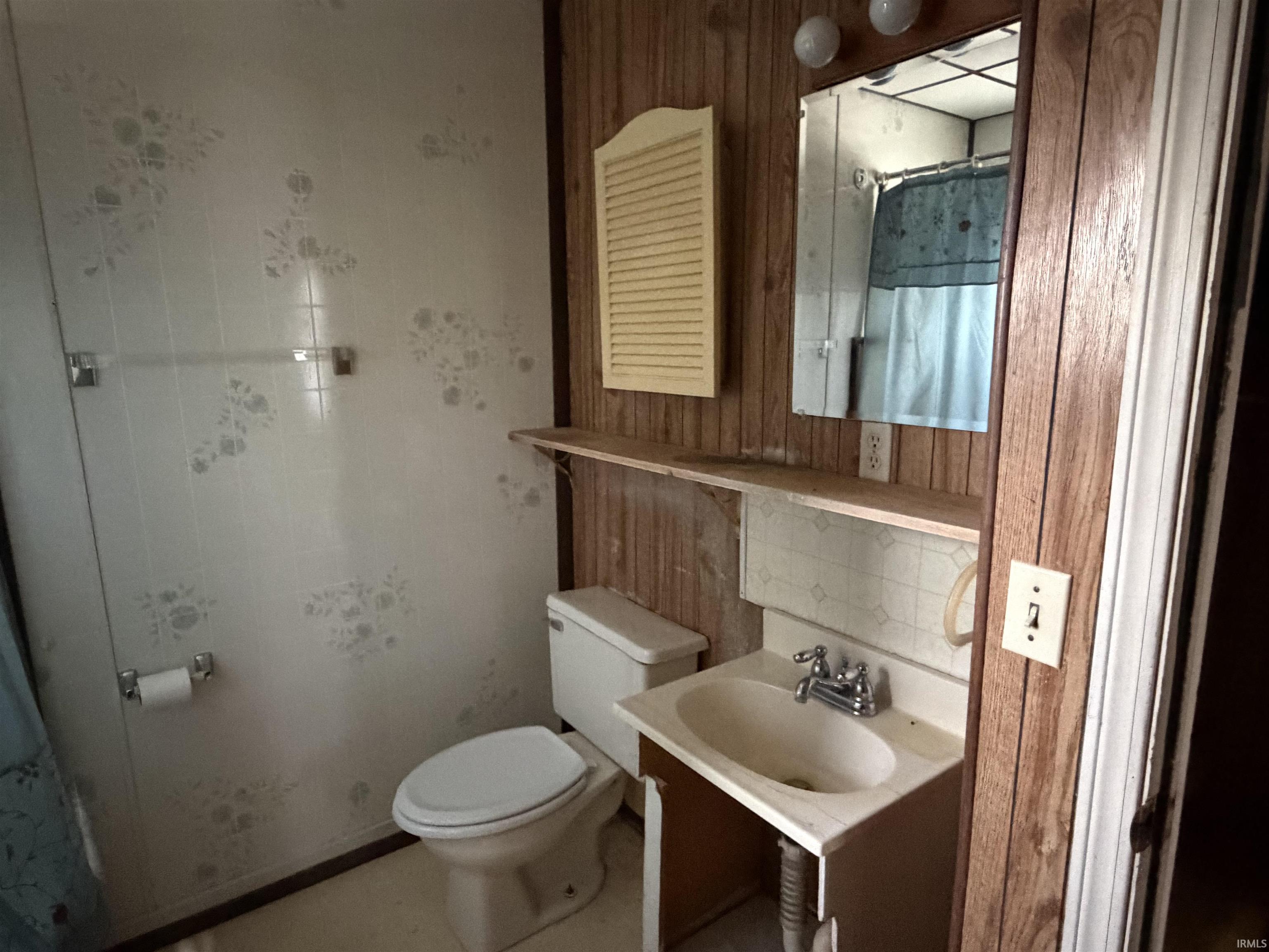 715 Elm Street Decatur, IN 46733 - Photo 9 of 13