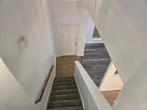 $1,950 | 405 Point Valley, San Antonio, TX 78253