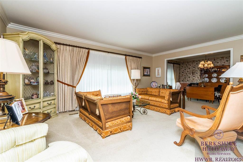 25233 Wykeshire Road Farmington Hills, MI 48336 - Photo 9 of 45