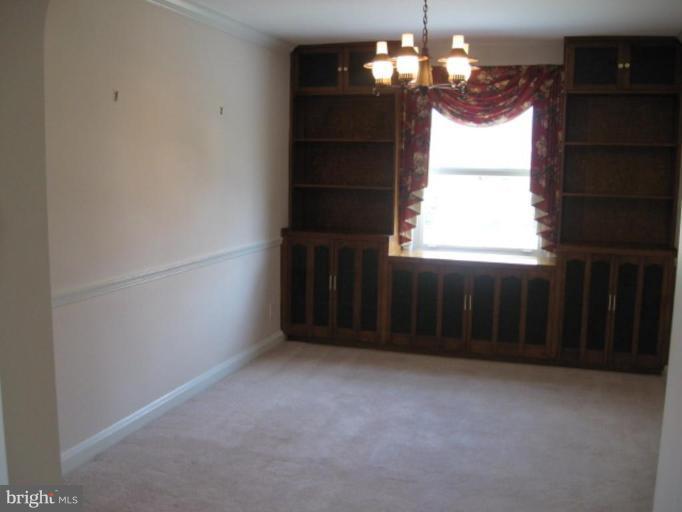 1000 Elm Road Arbutus, MD 21227 - Photo 5 of 16 Dining Room