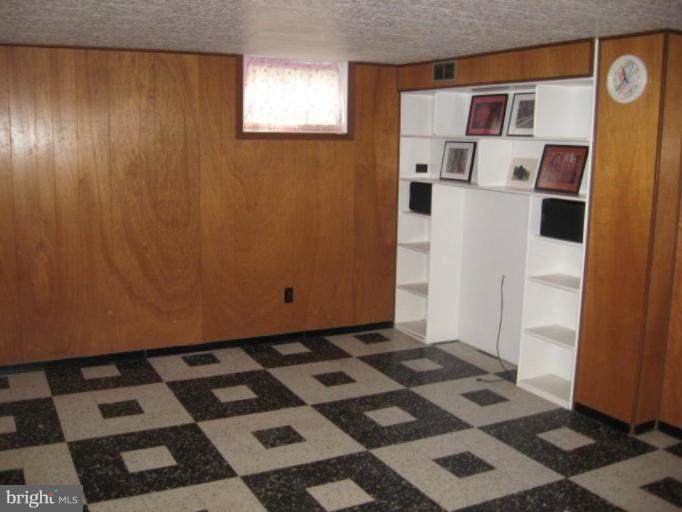 1000 Elm Road Arbutus, MD 21227 - Photo 7 of 16 Recreation Room