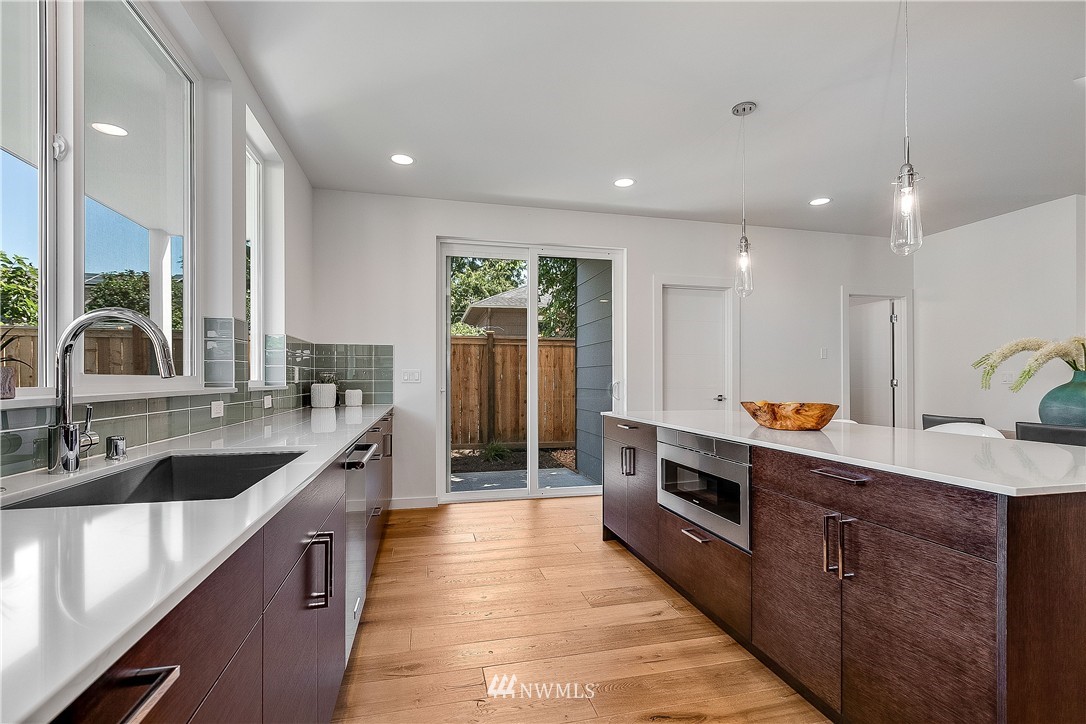 706 North 81st Street Seattle, WA 98103 - Photo 9 of 25 Gallery Image 9