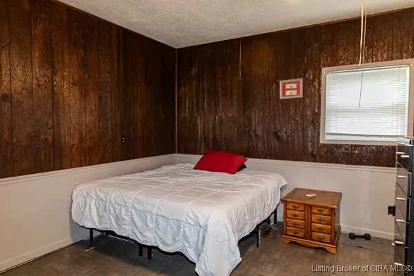 $180,000 | 2323 Seneca Drive, Madison, IN 47250