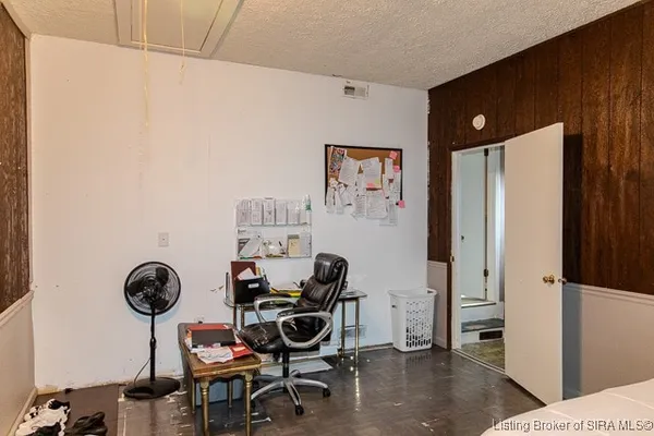 $180,000 | 2323 Seneca Drive, Madison, IN 47250