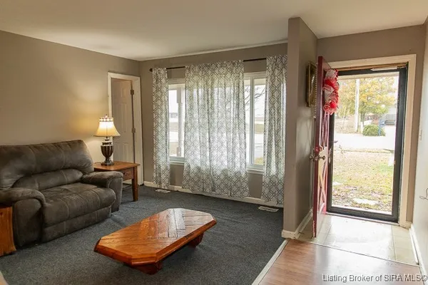 $180,000 | 2323 Seneca Drive, Madison, IN 47250