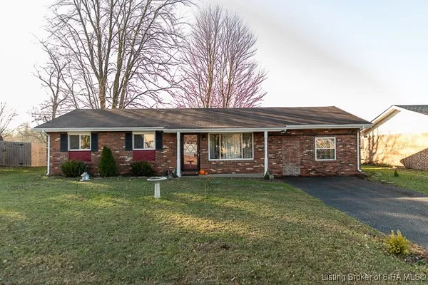 $180,000 | 2323 Seneca Drive, Madison, IN 47250