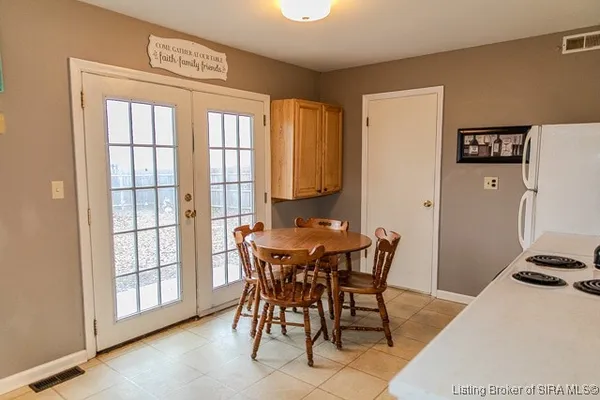 $180,000 | 2323 Seneca Drive, Madison, IN 47250