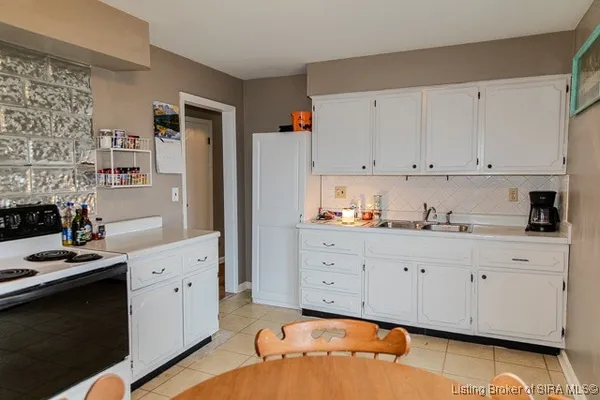 $180,000 | 2323 Seneca Drive, Madison, IN 47250