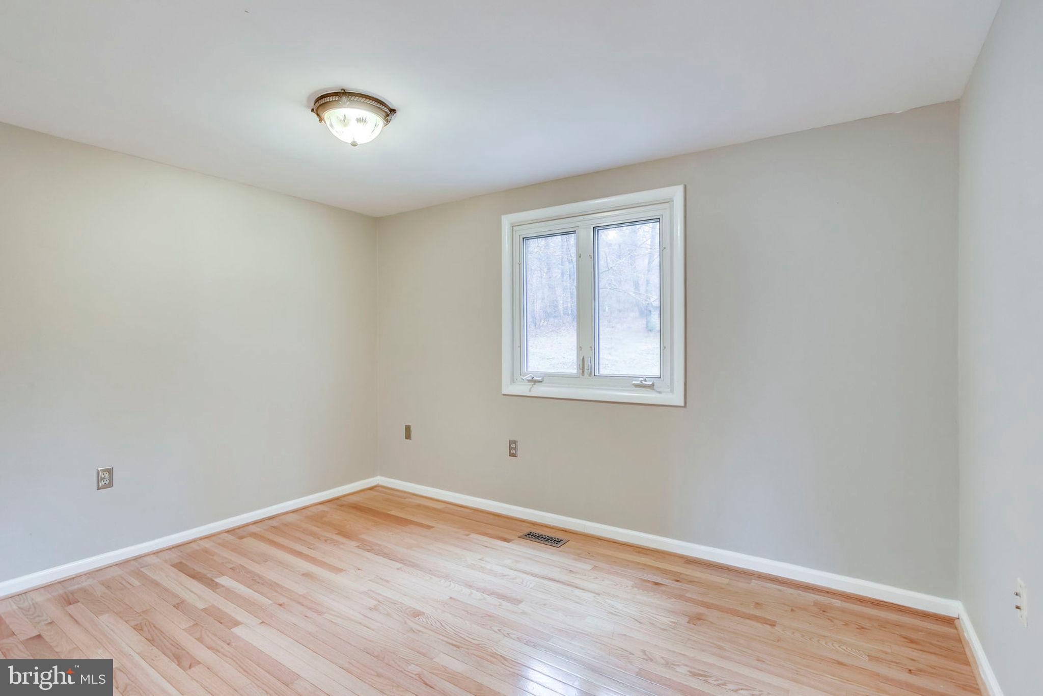 11001 Howland Drive Reston, VA 20191 - Photo 17 of 41 Great size bedroom w/ wood flooring