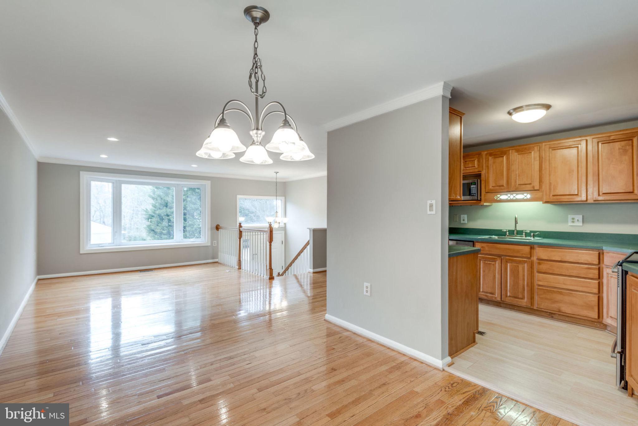 11001 Howland Drive Reston, VA 20191 - Photo 5 of 41 Dining