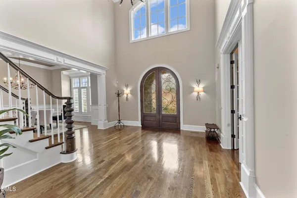 a view of a workspace with furniture