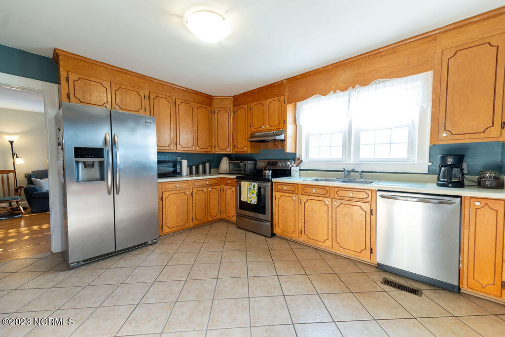217 Emperor Landing Road Edenton, NC 27932 - Photo 16 of 32 Kitchen