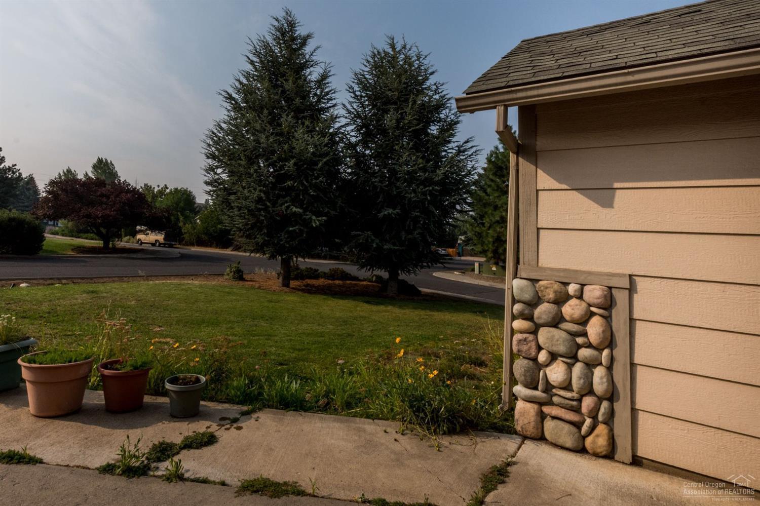 20726 Gallop Road Bend, OR 97701 - Photo 18 of 19 Additional Photo