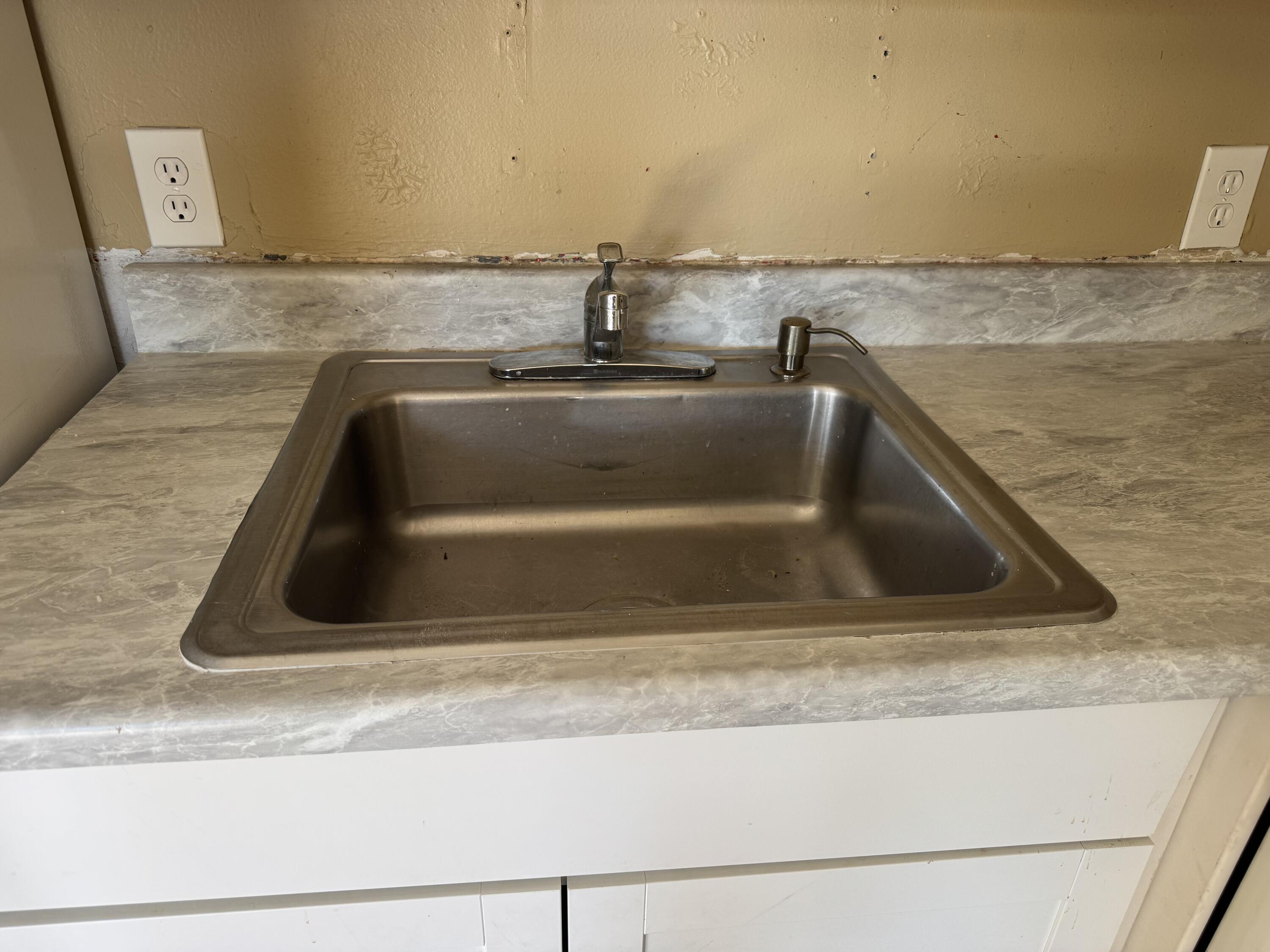 3660 Coconut Road Palm Springs, FL 33461 - Photo 4 of 12 IMG_6229