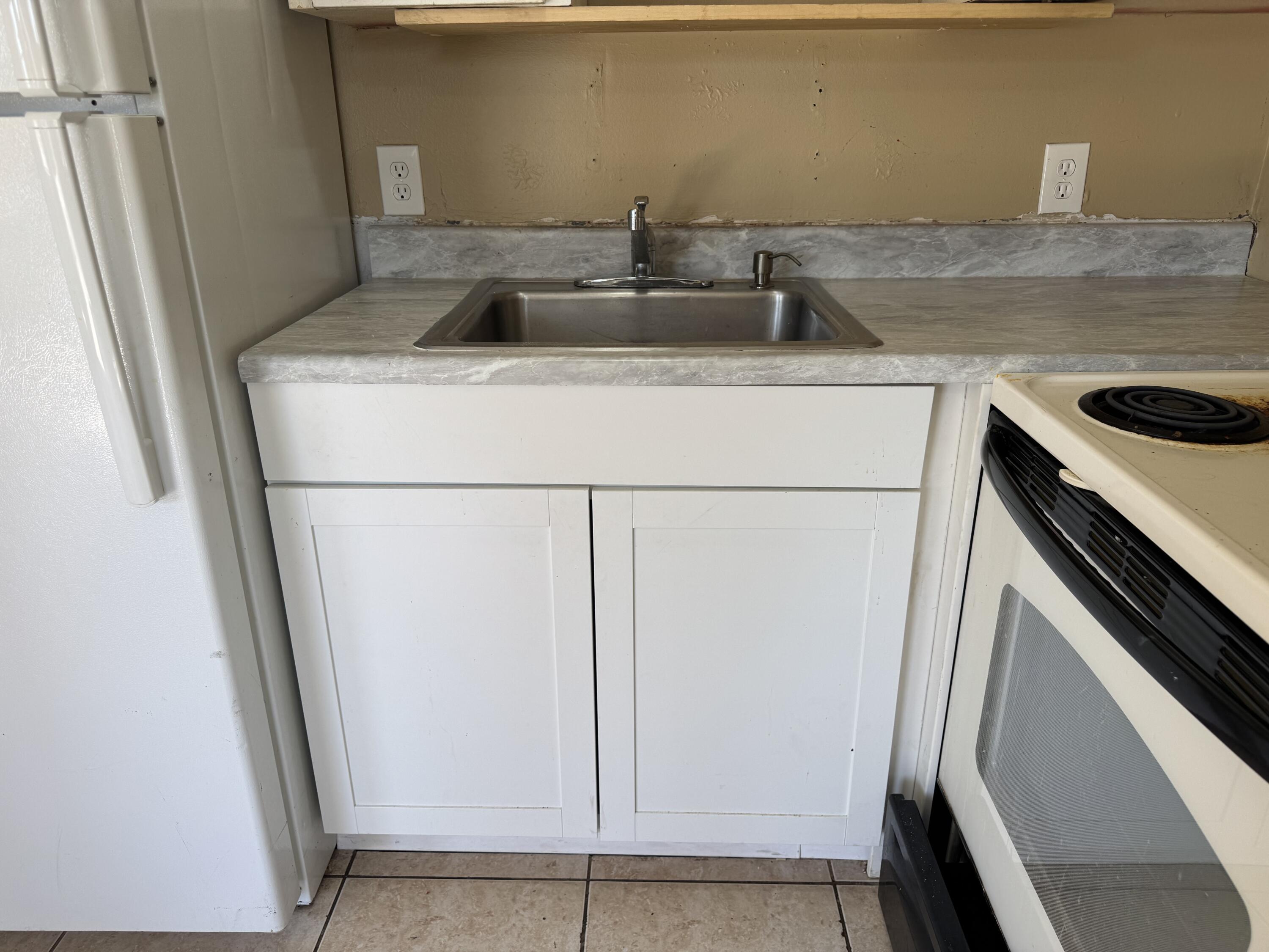 3660 Coconut Road Palm Springs, FL 33461 - Photo 5 of 12 IMG_6230