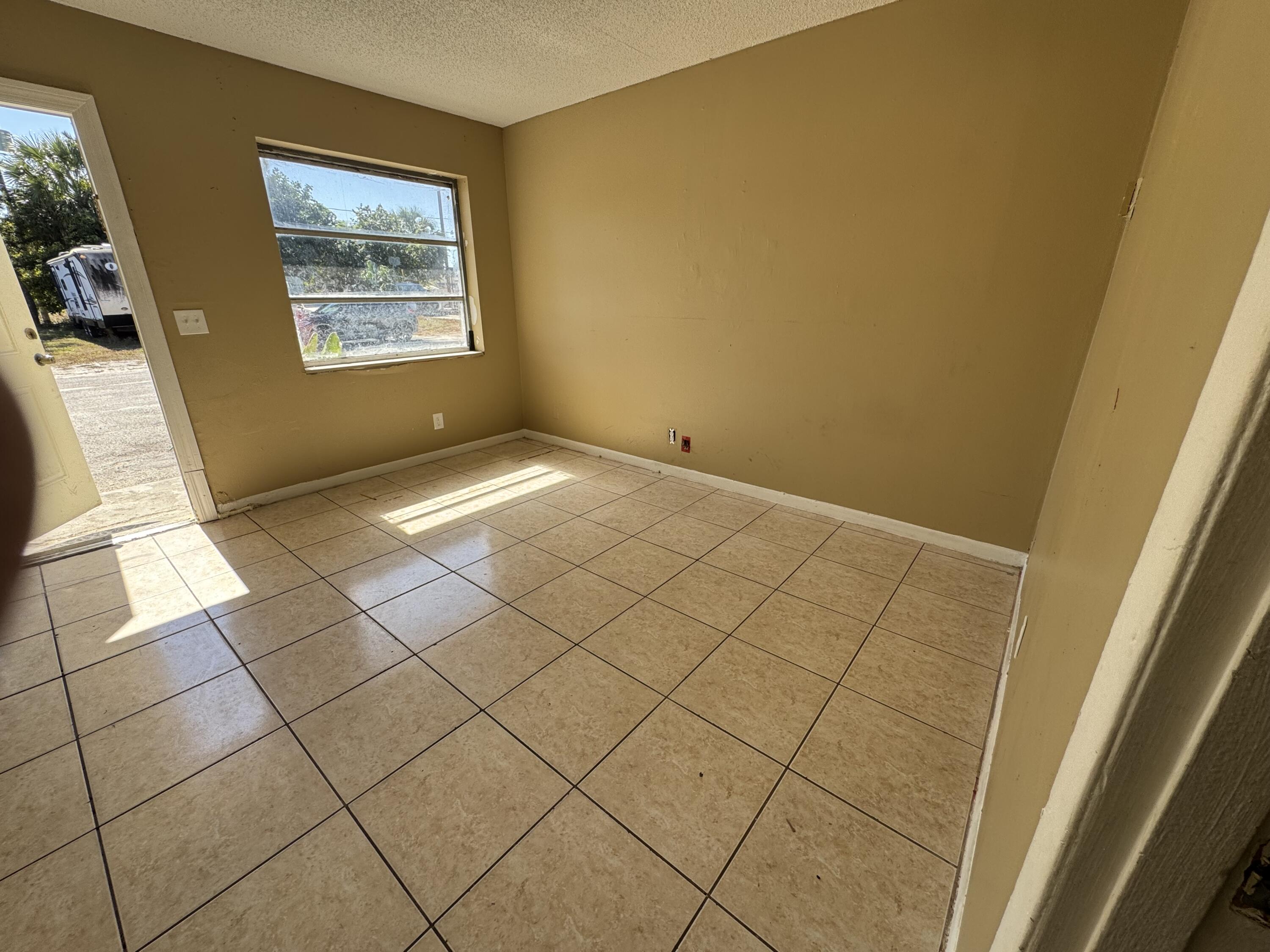 3660 Coconut Road Palm Springs, FL 33461 - Photo 9 of 12 IMG_6235