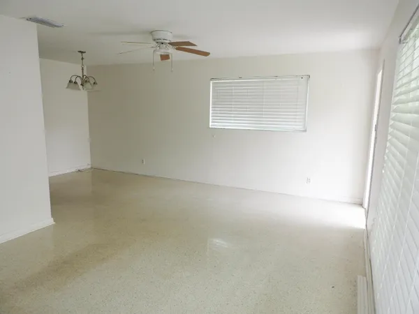 $2,000 | 1232 Cabana Road, Unit 3, Singer Island, FL 33404