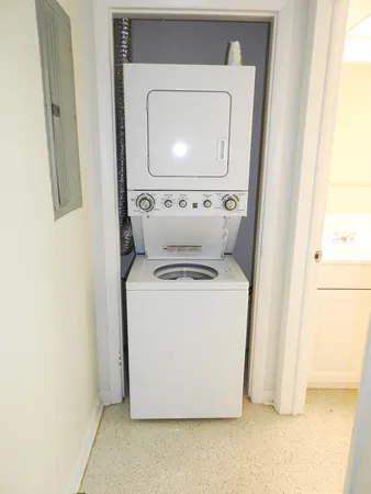 $2,000 | 1232 Cabana Road, Unit 3, Singer Island, FL 33404