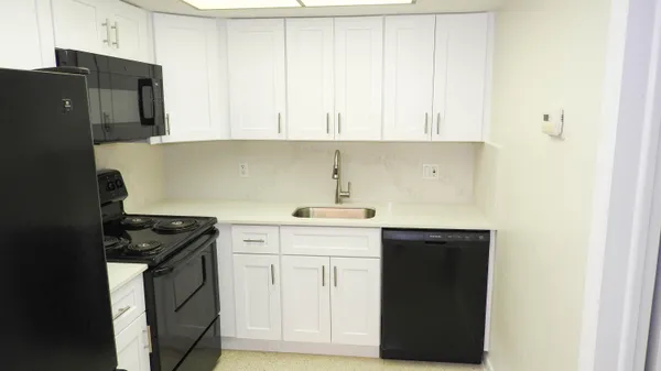 $2,000 | 1232 Cabana Road, Unit 3, Singer Island, FL 33404