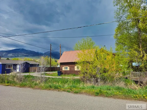 $195,000 | 110 Gwartney Avenue, Salmon, ID 83467