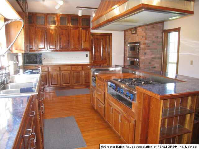 11179 Stringer Bridge Road St. Amant, LA 70774 - Photo 4 of 25 Gallery Image 4
