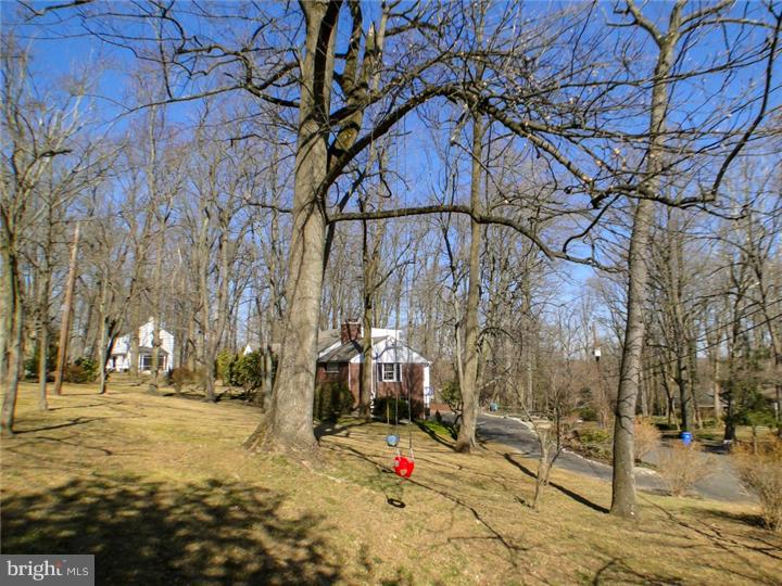 1902 Westover Road Yardley, PA 19067 - Photo 22 of 25 Side Yard