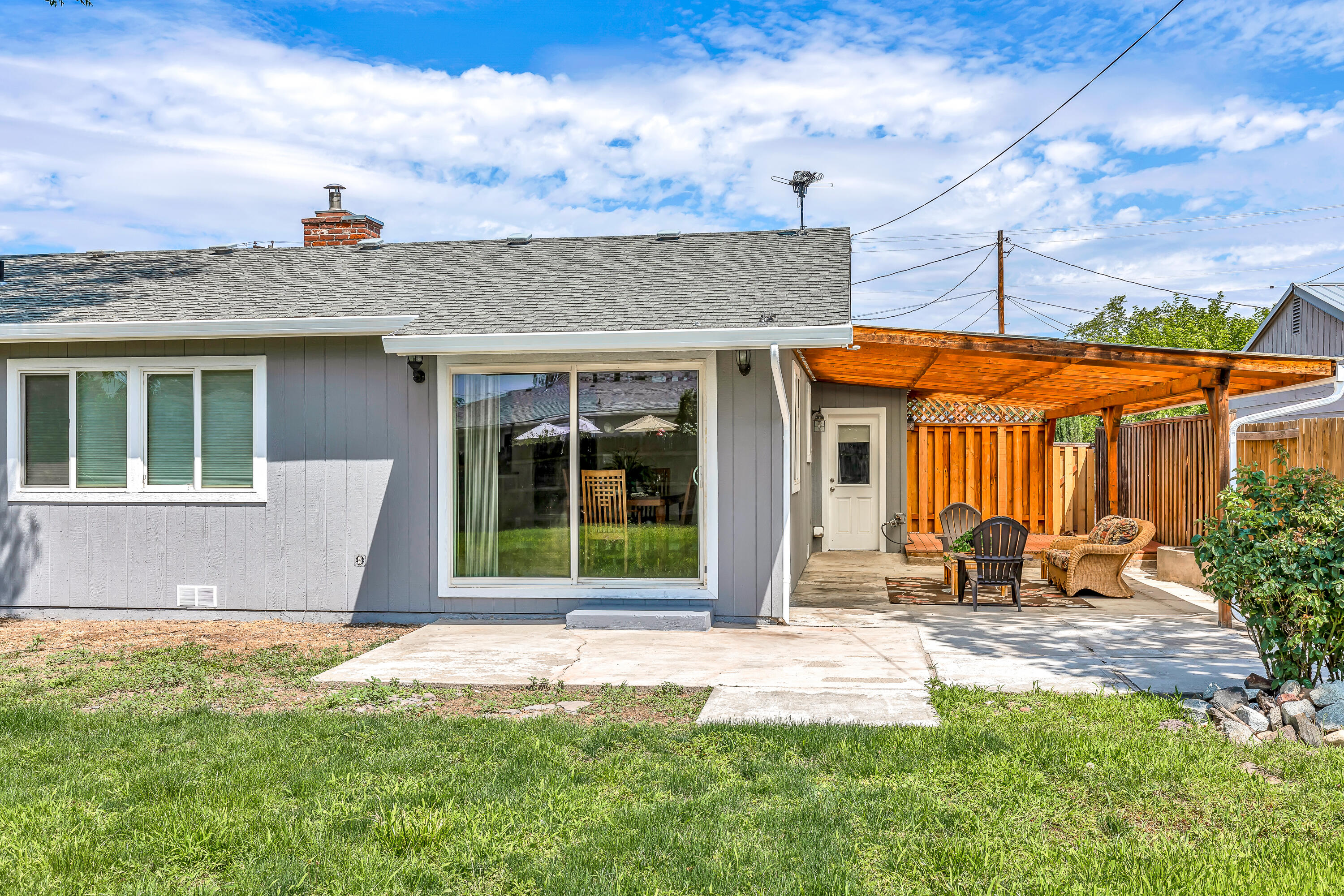 1820 Roberts Road Medford, OR 97504 - Photo 36 of 46 9R9A9508