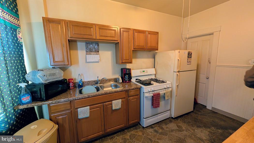 747 Manor Street Lancaster, PA 17603 - Photo 3 of 29 Apt 3