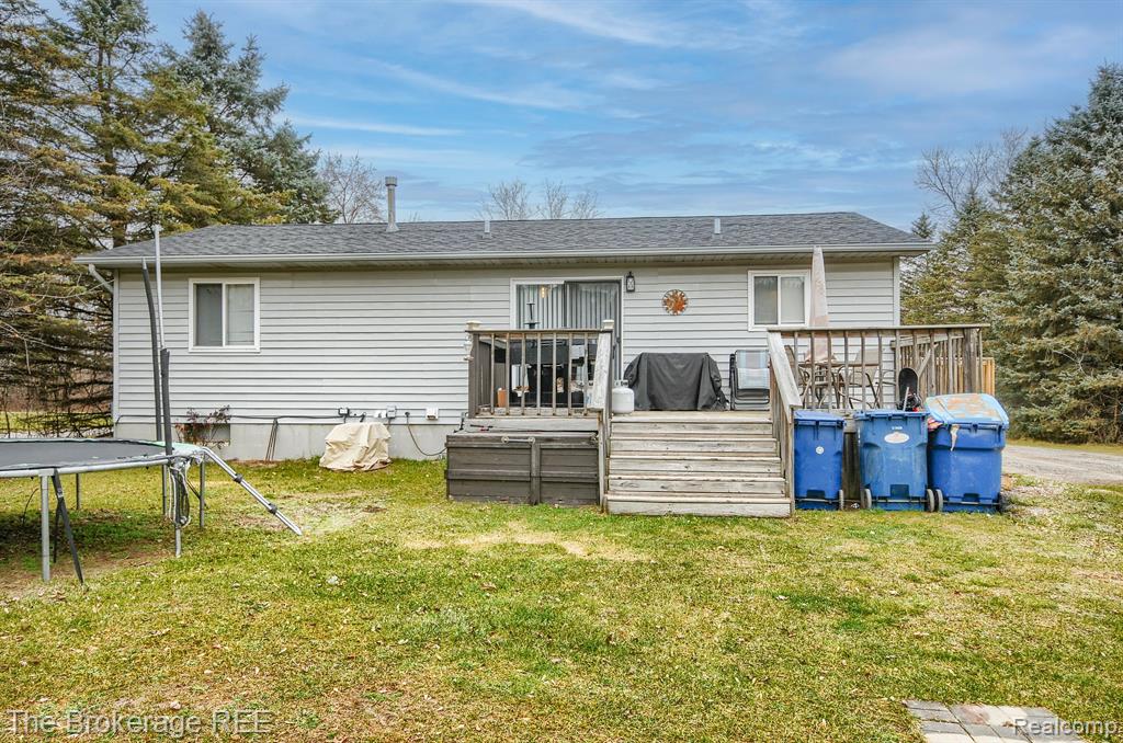 7091 Wilson Road Montrose, MI 48457 - Photo 3 of 25