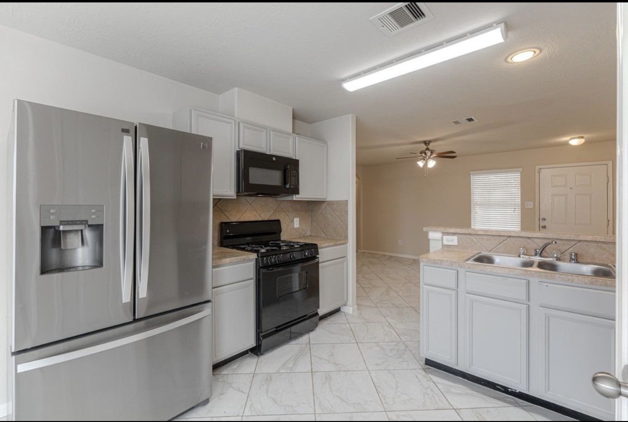 21611 Falvel Misty Drive Spring, TX 77388 - Photo 10 of 24