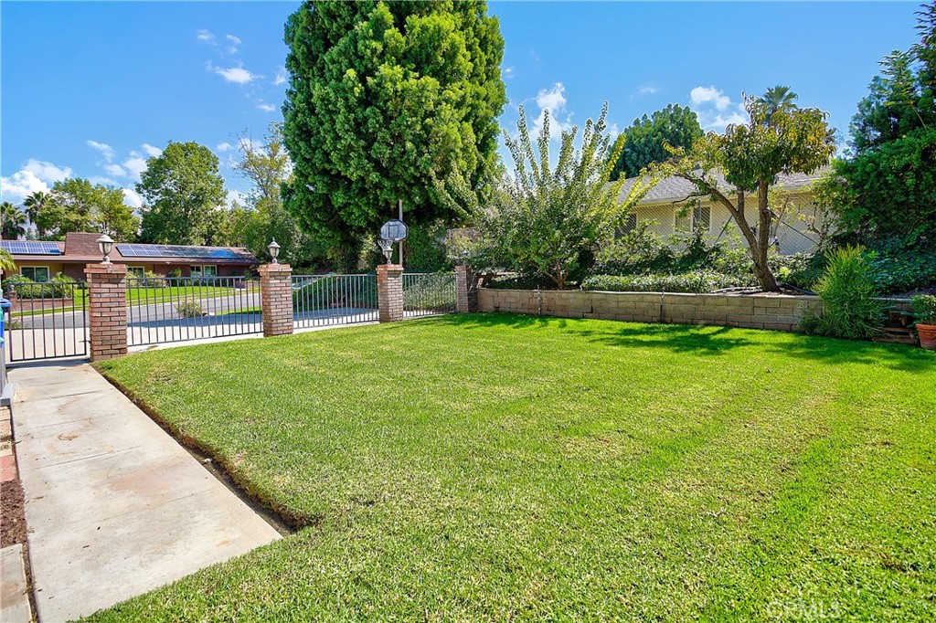 1230 Vía Vallarta Riverside, CA 92506 - Photo 47 of 63 Gallery Image 47