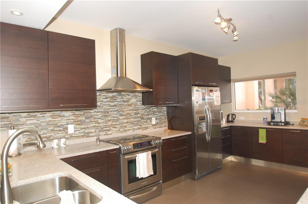 4634 Mirada Way, Unit 19 Sarasota, FL 34238 - Photo 3 of 19