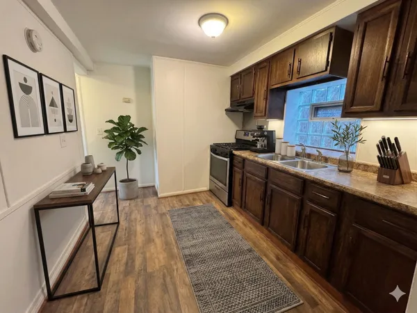 $1,350 | 6657 South Knox Avenue, Unit G, Chicago, IL 60629