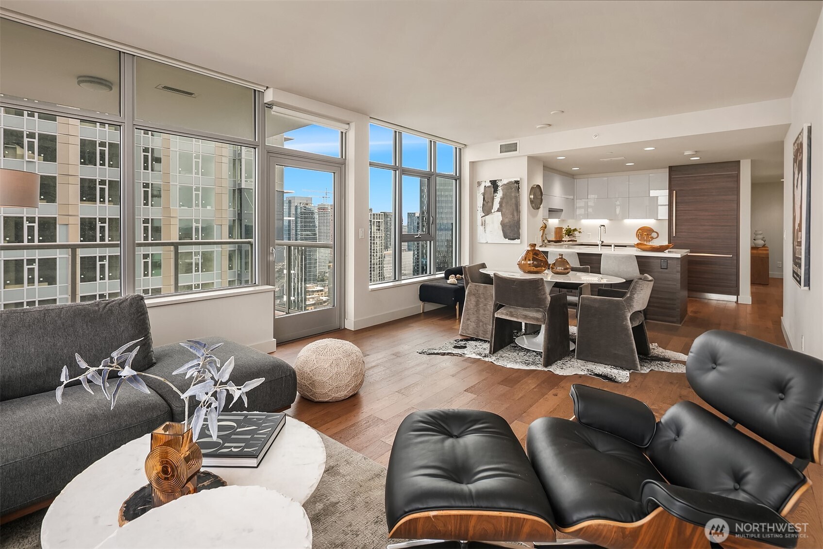 588 Bell Street, Unit 3702S Seattle, WA 98121 - Photo 8 of 34 Gallery Image 8