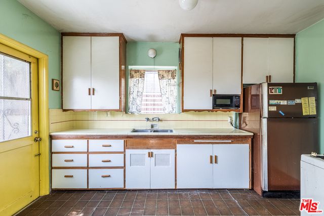 $880,000 | 1256 Vista Court, Glendale, CA 91205