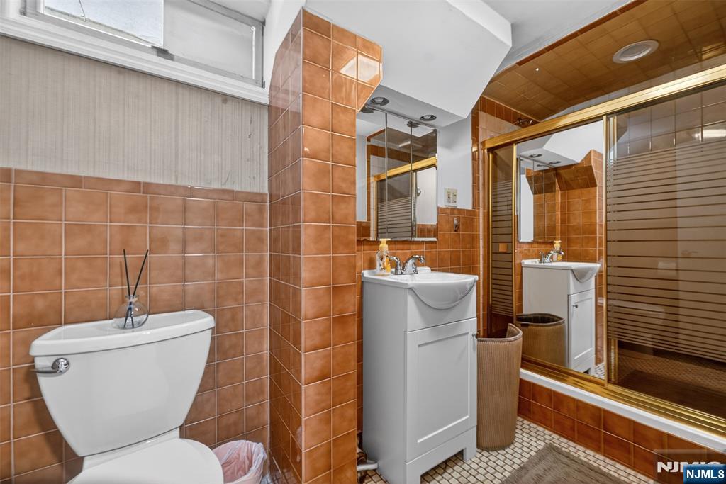 447 Van Dyke Street Ridgewood, NJ 07450 - Photo 24 of 29