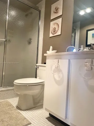 $3,000 | 555 Oaks Lane, Unit 203, Pompano Beach, FL 33069