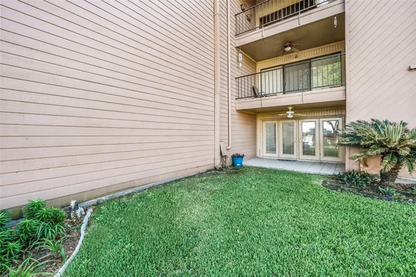 $219,000 | 15575 Marina Drive, Unit 123A, Montgomery, TX 77356