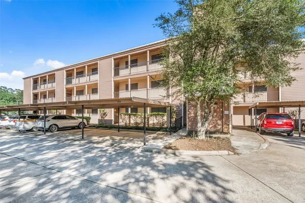 $235,000 | 15575 Marina Drive, Unit 123A, Montgomery, TX 77356