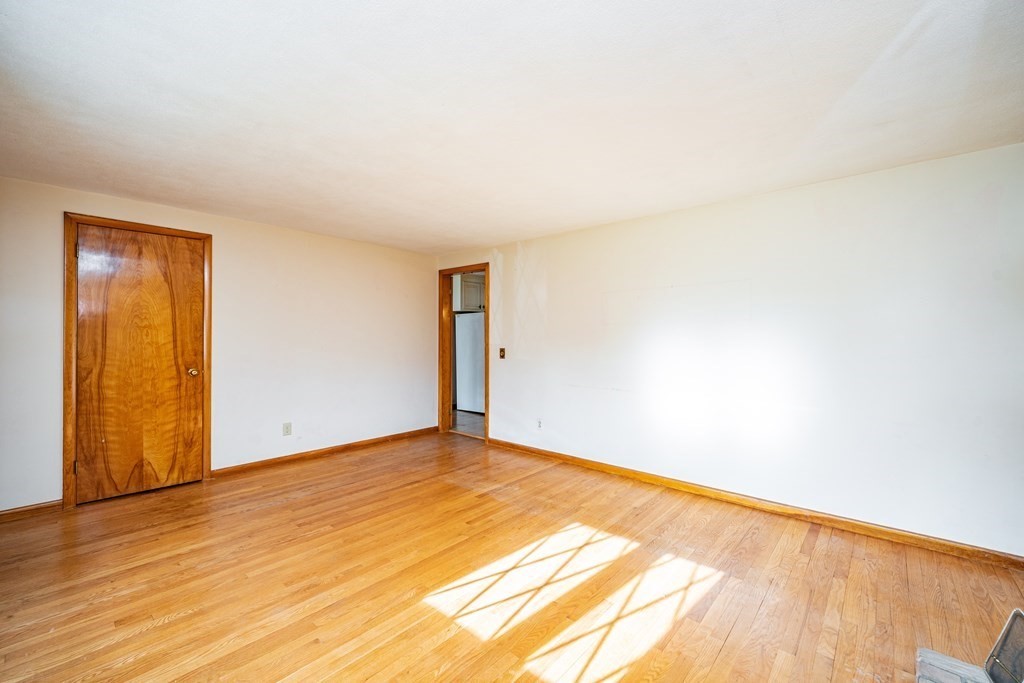 231 Paper Mill Road Westfield, MA 01085 - Photo 12 of 39 Gallery Image 12