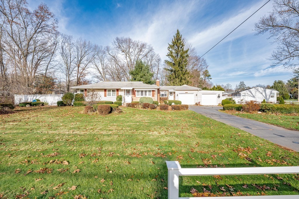 231 Paper Mill Road Westfield, MA 01085 - Photo 3 of 39 Gallery Image 3