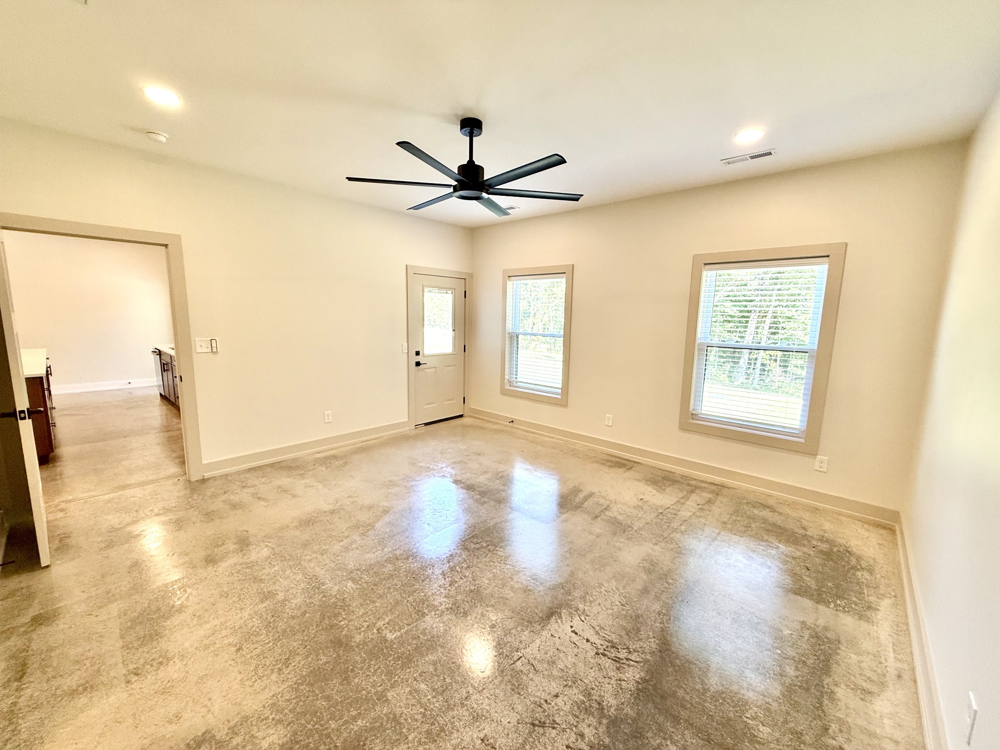 5572 Antioch Road Hopkinsville, KY 42240 - Photo 16 of 33 Gallery Image 16