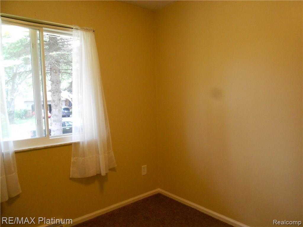 4000 Clifton Ridge Highland, MI 48357 - Photo 8 of 14 6-8-18 004.JPG