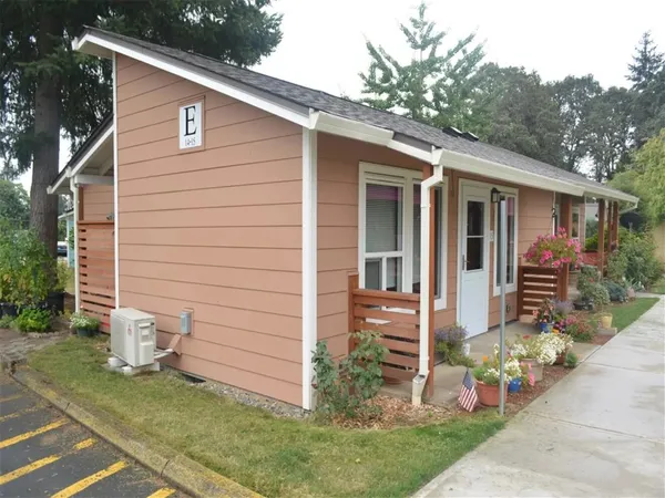 $650 | 33878 East Columbia Avenue, Unit 50, Scappoose, OR 97056