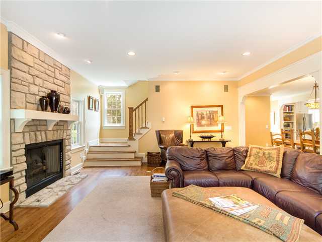 2206 Yorkshire Road Upper Arlington, OH 43221 - Photo 10 of 25