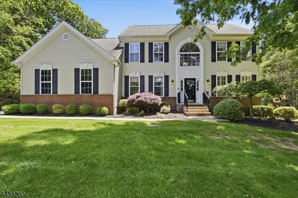 $945,000 | 7 Donna Lane, Flanders, NJ 07836